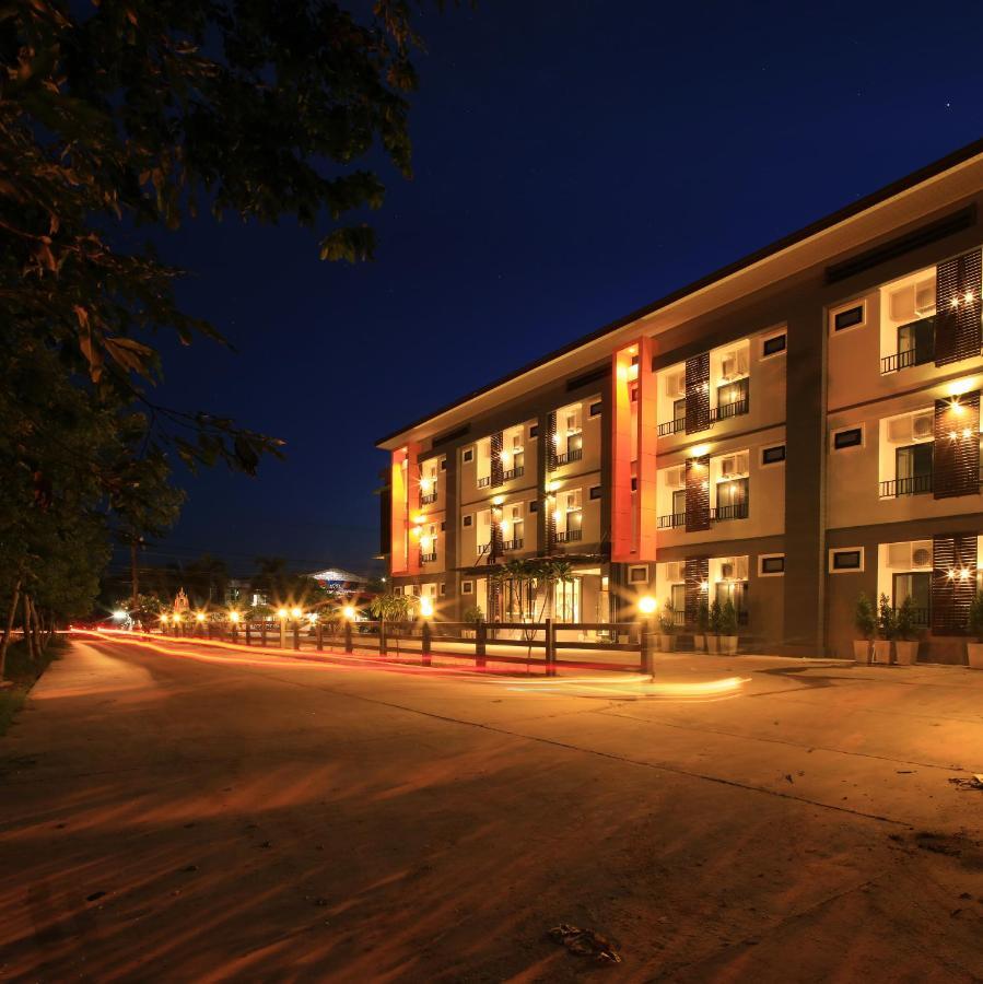 The Siri Place Udon Thani Buitenkant foto